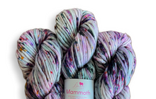 Load image into Gallery viewer, *PRE-ORDER* Baah Yarn Mammoth - Purple Haze
