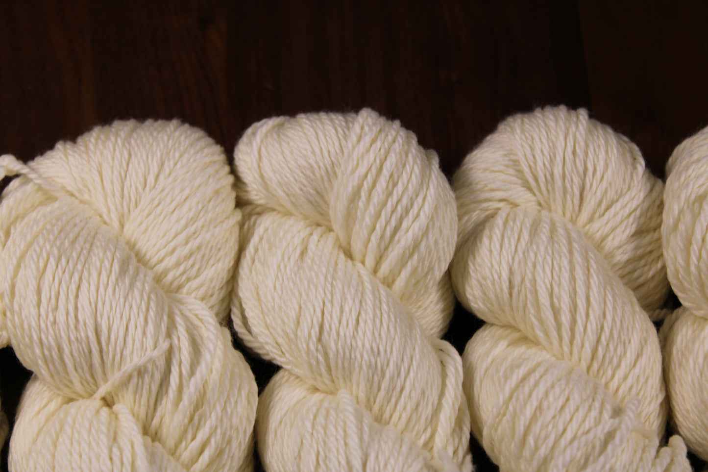 UNDYED ARAN/WORSTED