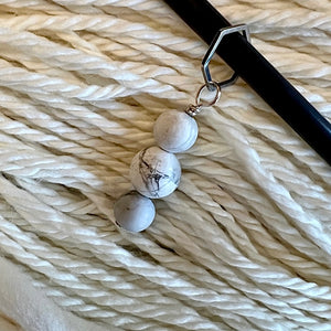 Howlite Stitch Marker with 9mm Hexagon Ring